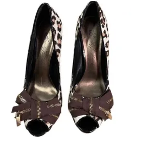 Beverly Feldman Leopard Print Peep-Toe‎ Pumps Zipper Bow Detail High Heel 9.5