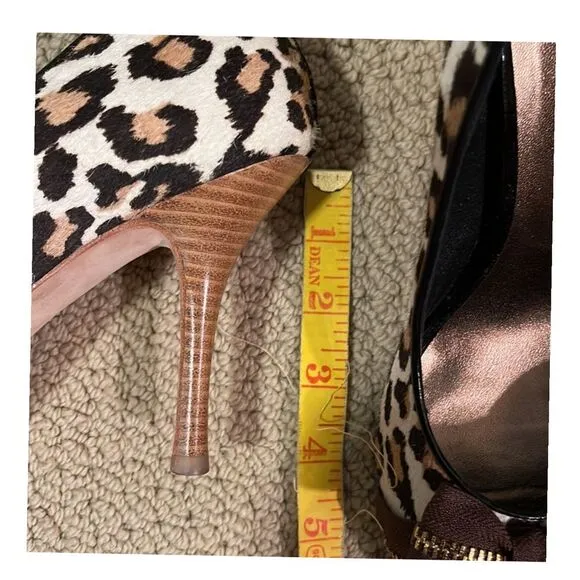 Beverly Feldman Leopard Print Peep-Toe‎ Pumps Zipper Bow Detail High Heel 9.5
