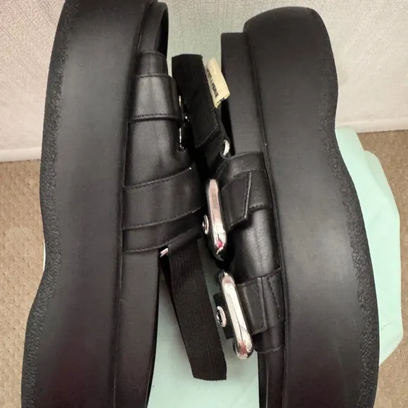 BIMBA Y LOLA Women’s Black Leather Platform Sandals-Size 40 or US 9 1/2