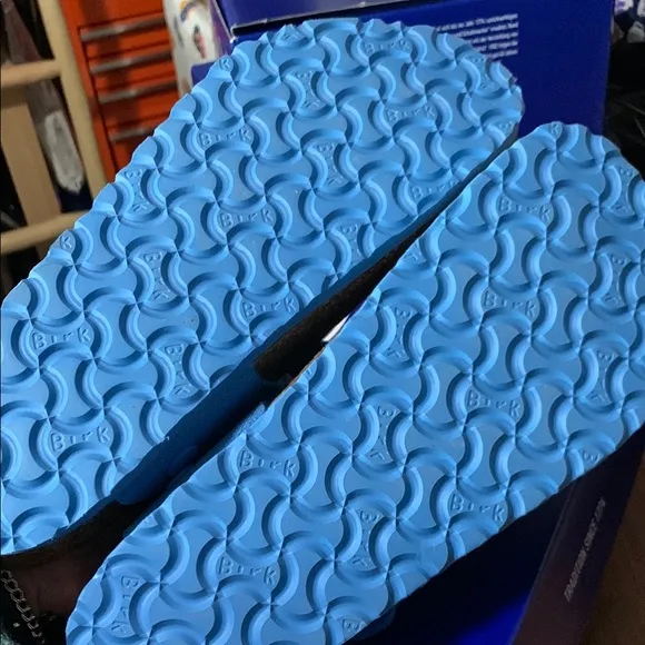Birkenstock Gizeh Rivet Logo Sandals