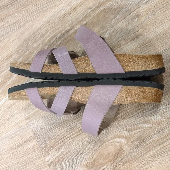 Birki's Women's Lavender 💜Sandals size 39   (250  L8 M6)  💜 SUPER CUTE!!!!!!💜