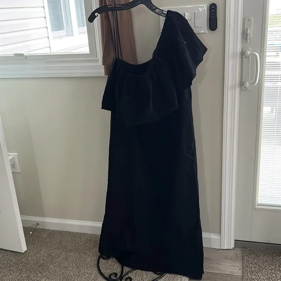 Black Florencia One Shoulder DressPOMANDER PLACE