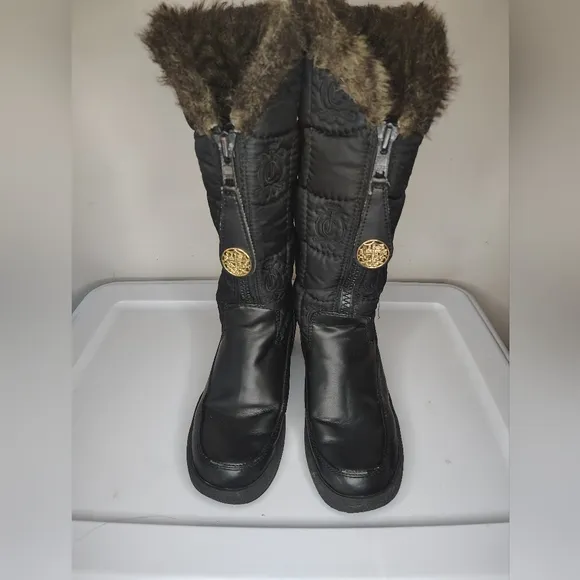Black Fur-Lined Winter Boots