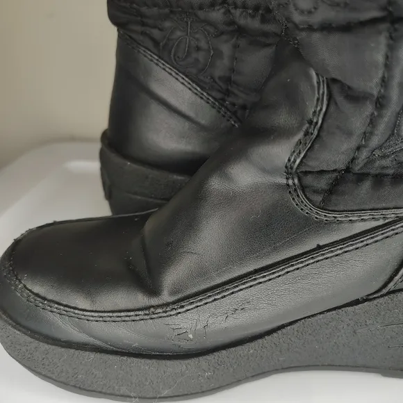 Black Fur-Lined Winter Boots