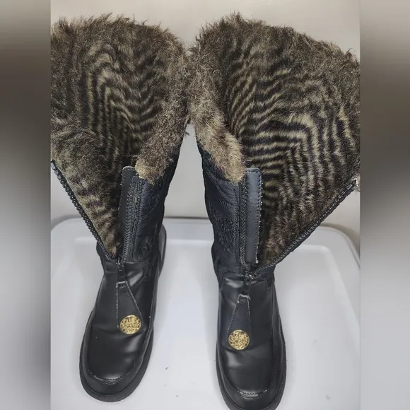 Black Fur-Lined Winter Boots