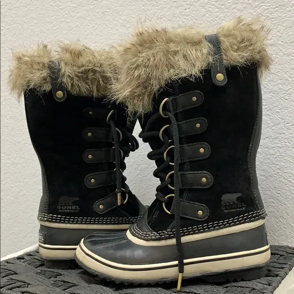 Black furry SOREL winter boots
