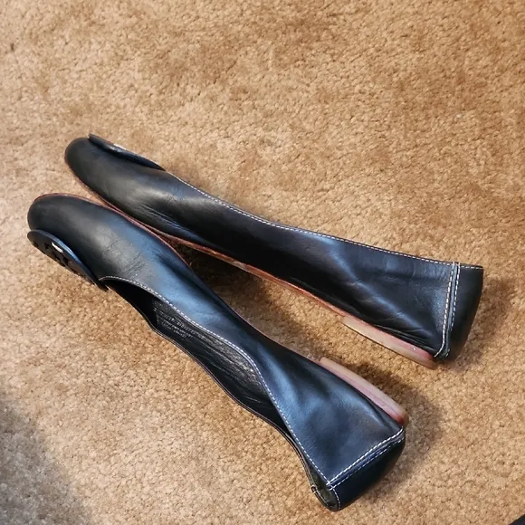 Black Leather Ballet Flats