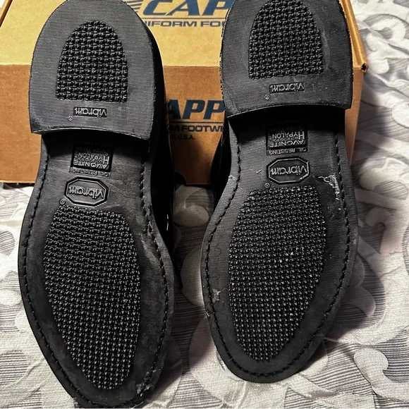 Black Leather Oxford Shoes with Closed Lacing