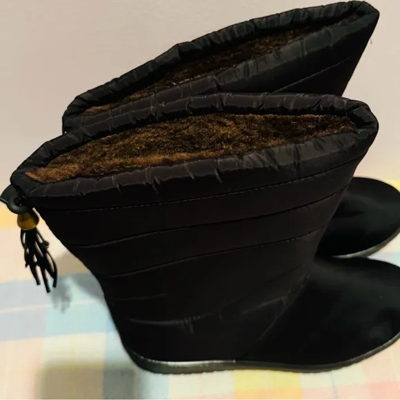 Black Suede Winter Rain Boots with Slouchy Design no label