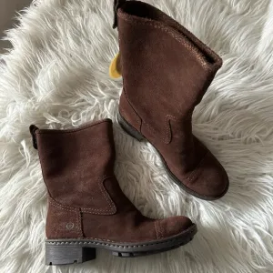 Born Audie brown suede leather booties winter boots ladies 7 NEW‎