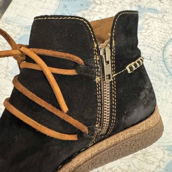 BORN Calyn Boot Black Distressed Leather Tie Side Zip Women 10 Boho Rustic