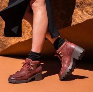 Born Griffin Casual Chunky Ankle Boots Women's' Size 10 Brick Red Suede