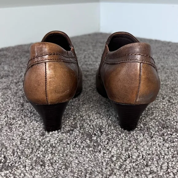 Born Leather Ankle Bootie Hand Crafted women’s size 9