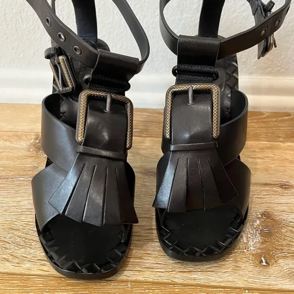 Bottega Veneta Leather Fringe Buckle Heels Sandals 38 size 7.5 - New without box