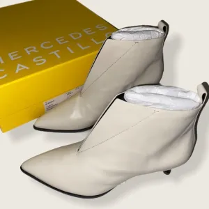 Brand New Mercedes Castillo Shoes