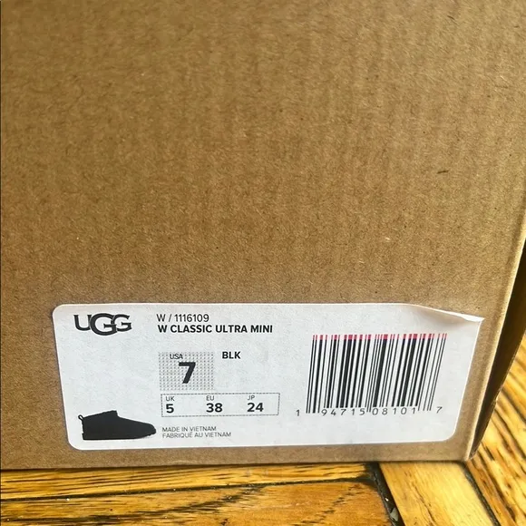 Brand New Size 7 Black Suede UGG Ankle Boots with Cozy Lining