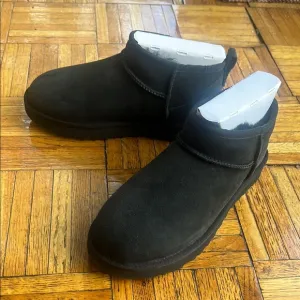 Brand New Size 7 Black Suede UGG Ankle Boots with Cozy Lining
