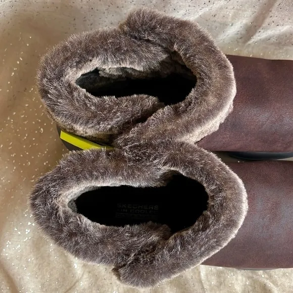 Brand New Skechers Brown Faux Fur Air Cooled Goga Mat Pull On Ankle Boots