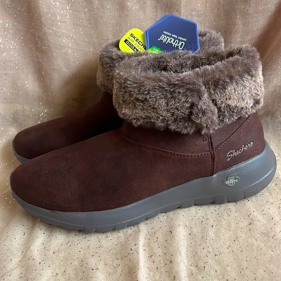 Brand New Skechers Brown Faux Fur Air Cooled Goga Mat Pull On Ankle Boots