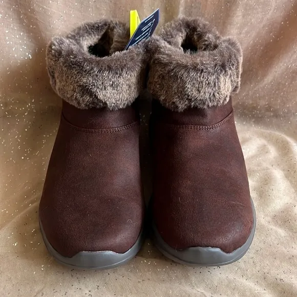Brand New Skechers Brown Faux Fur Air Cooled Goga Mat Pull On Ankle Boots