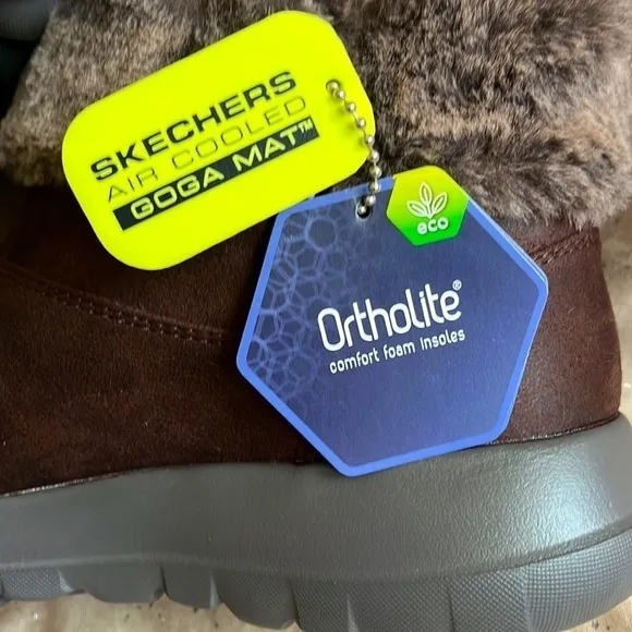 Brand New Skechers Brown Faux Fur Air Cooled Goga Mat Pull On Ankle Boots