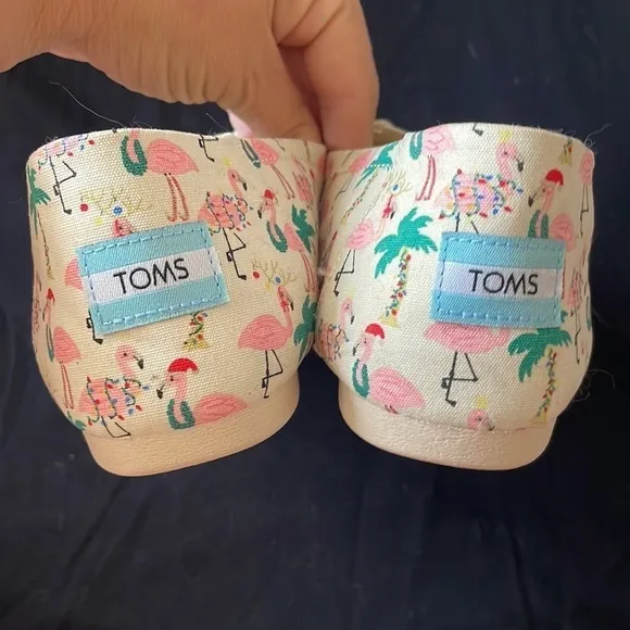 Brand New Toms Natural Holiday Flamingos Tropical Christmas Slip On Shoes Casual