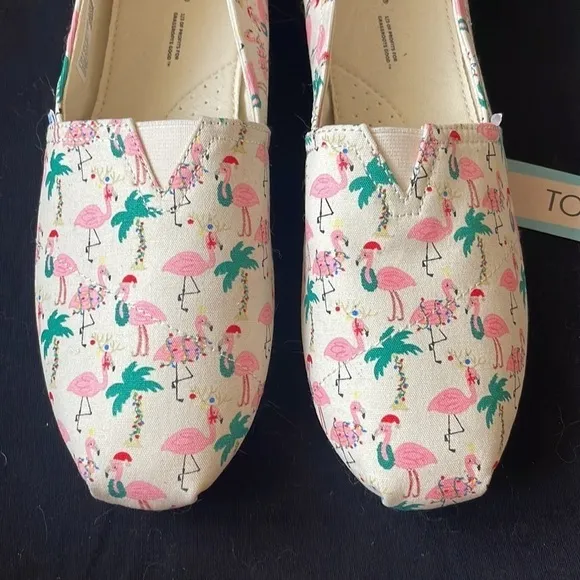 Brand New Toms Natural Holiday Flamingos Tropical Christmas Slip On Shoes Casual