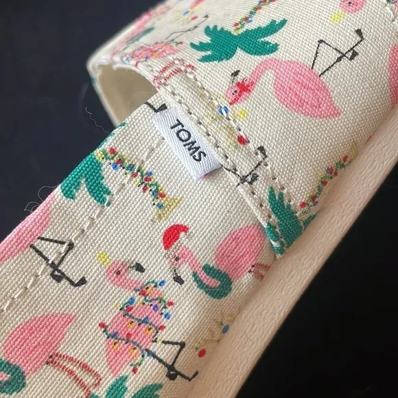 Brand New Toms Natural Holiday Flamingos Tropical Christmas Slip On Shoes Casual