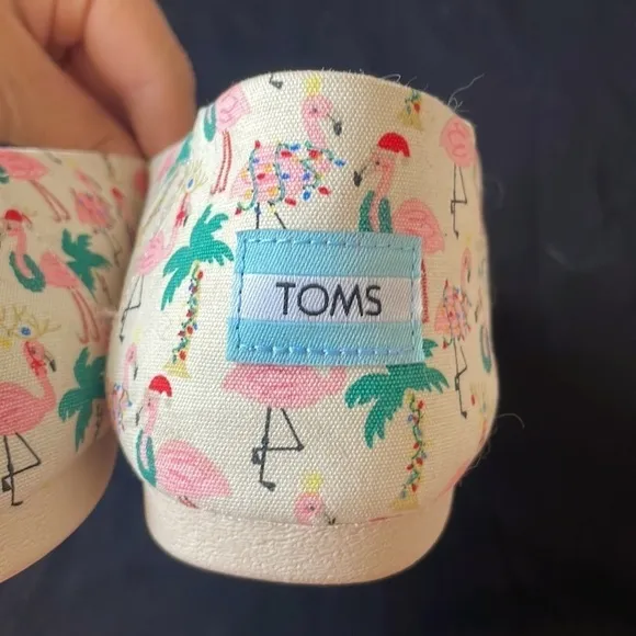 Brand New Toms Natural Holiday Flamingos Tropical Christmas Slip On Shoes Casual