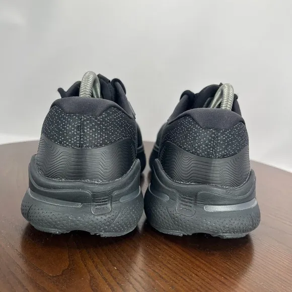 Brooks Ghost Max Shoe Women 9.5 2E Extra Wide Black Athletic Sneaker 1203952E020