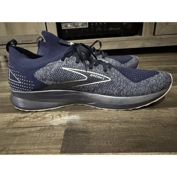 Brooks Levitate 5 Stealth Fit Running Shoes - Men's 15 D‎ - Navy Blue &amp; White