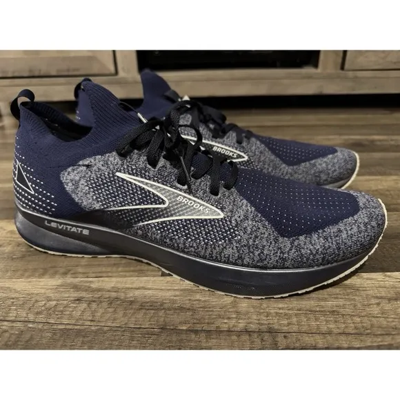 Brooks Levitate 5 Stealth Fit Running Shoes - Men's 15 D‎ - Navy Blue &amp; White