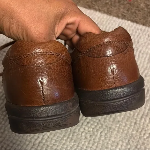 Brown Leather Oxford Dress Shoes with Pebbled Texture