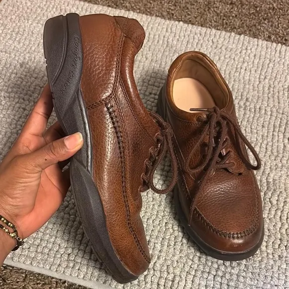 Brown Leather Oxford Dress Shoes with Pebbled Texture
