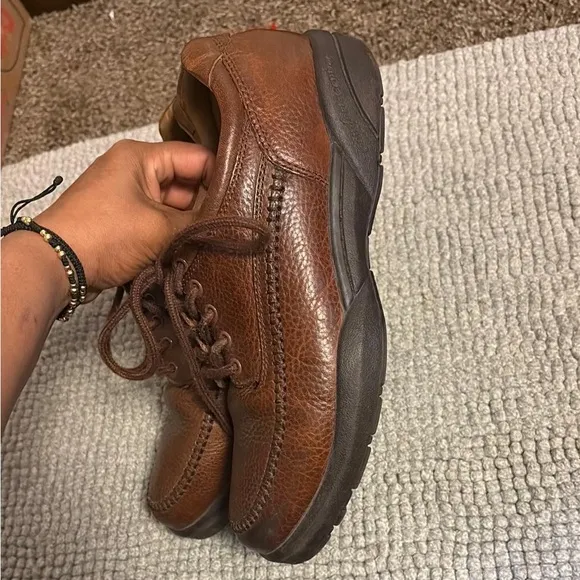Brown Leather Oxford Dress Shoes with Pebbled Texture