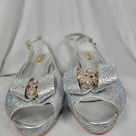 Bruno Giordano Women's Silver Peep Toe Slingback High Heel Size 10