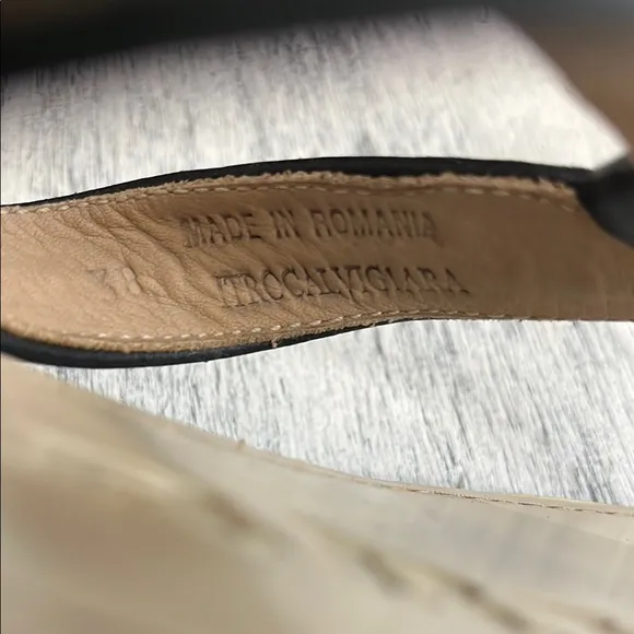 Burberry Aldermary Haymarket Flip flop sandals size 38