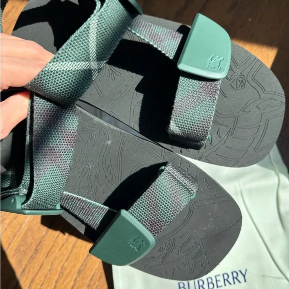 Burberry trek sandal