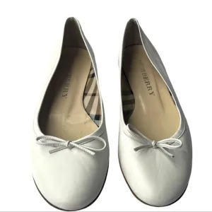 Burberry women's white round toe 100% leather ballet flat shoes size 37.5