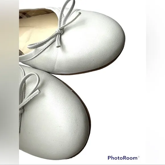 Burberry women's white round toe 100% leather ballet flat shoes size 37.5