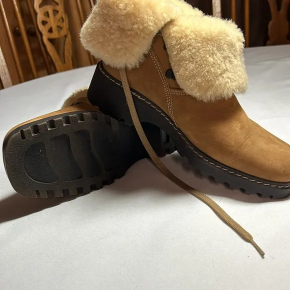 C La Canadienne boots. Ladies.8W made in Canada wear up or down. New/Firm