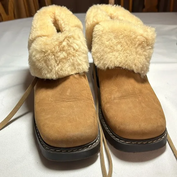 C La Canadienne boots. Ladies.8W made in Canada wear up or down. New/Firm