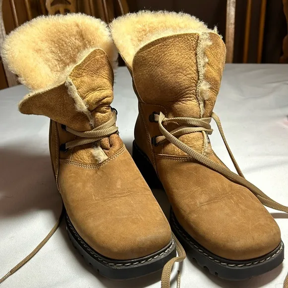 C La Canadienne boots. Ladies.8W made in Canada wear up or down. New/Firm