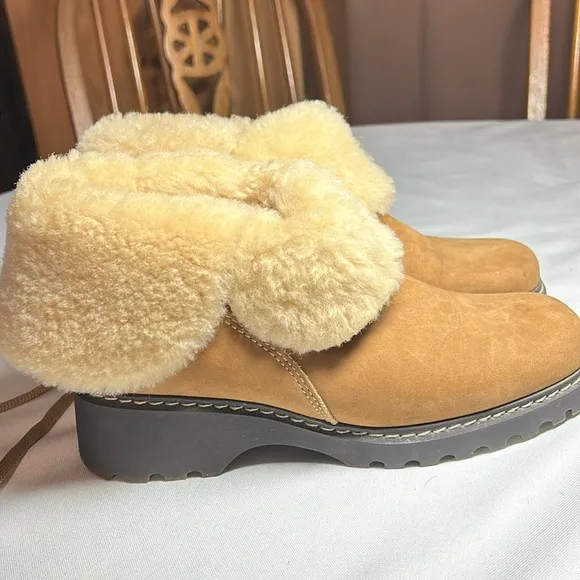 C La Canadienne boots. Ladies.8W made in Canada wear up or down. New/Firm