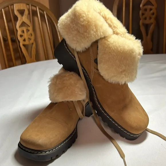 C La Canadienne boots. Ladies.8W made in Canada wear up or down. New/Firm