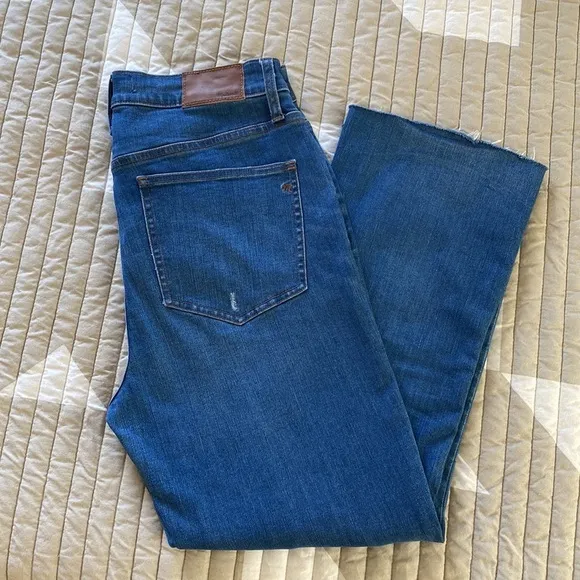 Cali Demi-Boot Button Front jeans in Bronson wash size 28