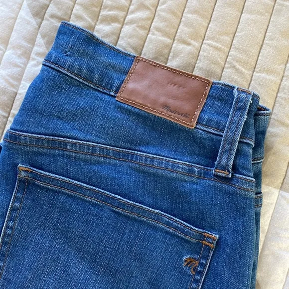 Cali Demi-Boot Button Front jeans in Bronson wash size 28