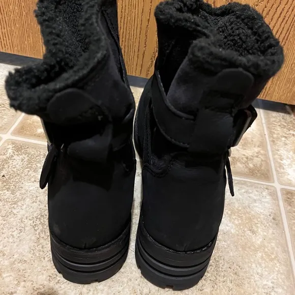 CAT Caterpillar Women’s Black Suede Leather Buckle Winter Boots Sz-11