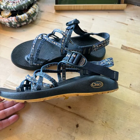 Chaco Zx2 blue strappy sport hiking water sandals size 9