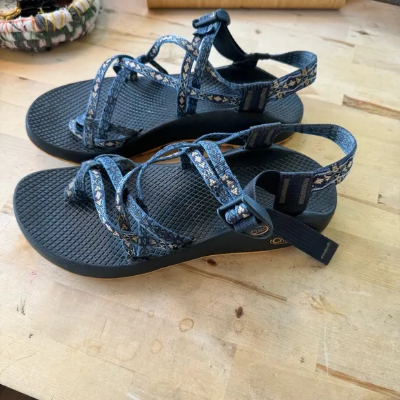 Chaco Zx2 blue strappy sport hiking water sandals size 9